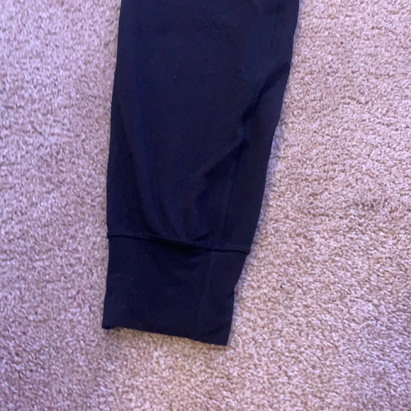 Black Lululemon joggers - Picture 4 of 4